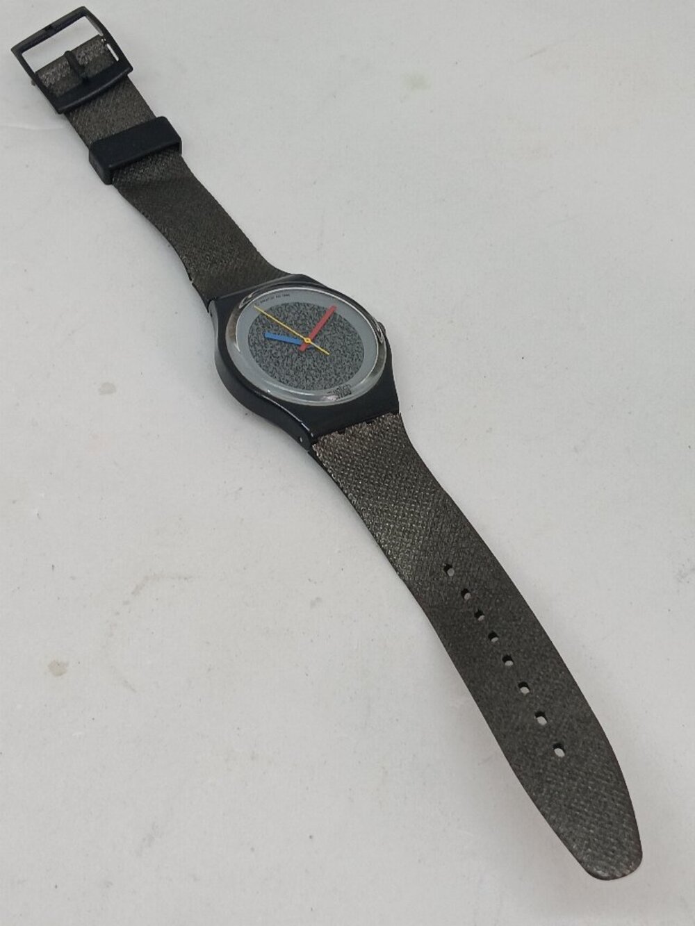 VINTAGE 1987 Swatch GA104 "Grey Flannel" Unisex 34mm Swiss Watch PLS READ